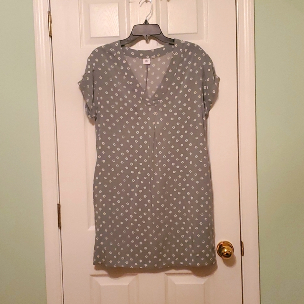 GAP sage green with white design light weight dress Size small